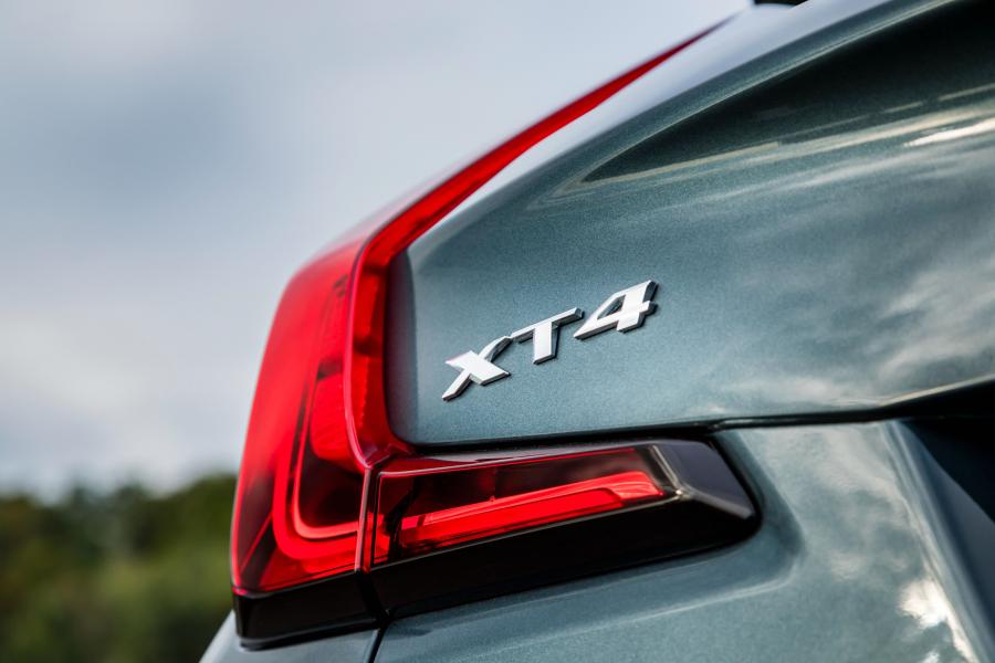 Детали экстерьера Cadillac XT4 Premium Luxury 2018 года  (NA) (фото 12 из 34)
